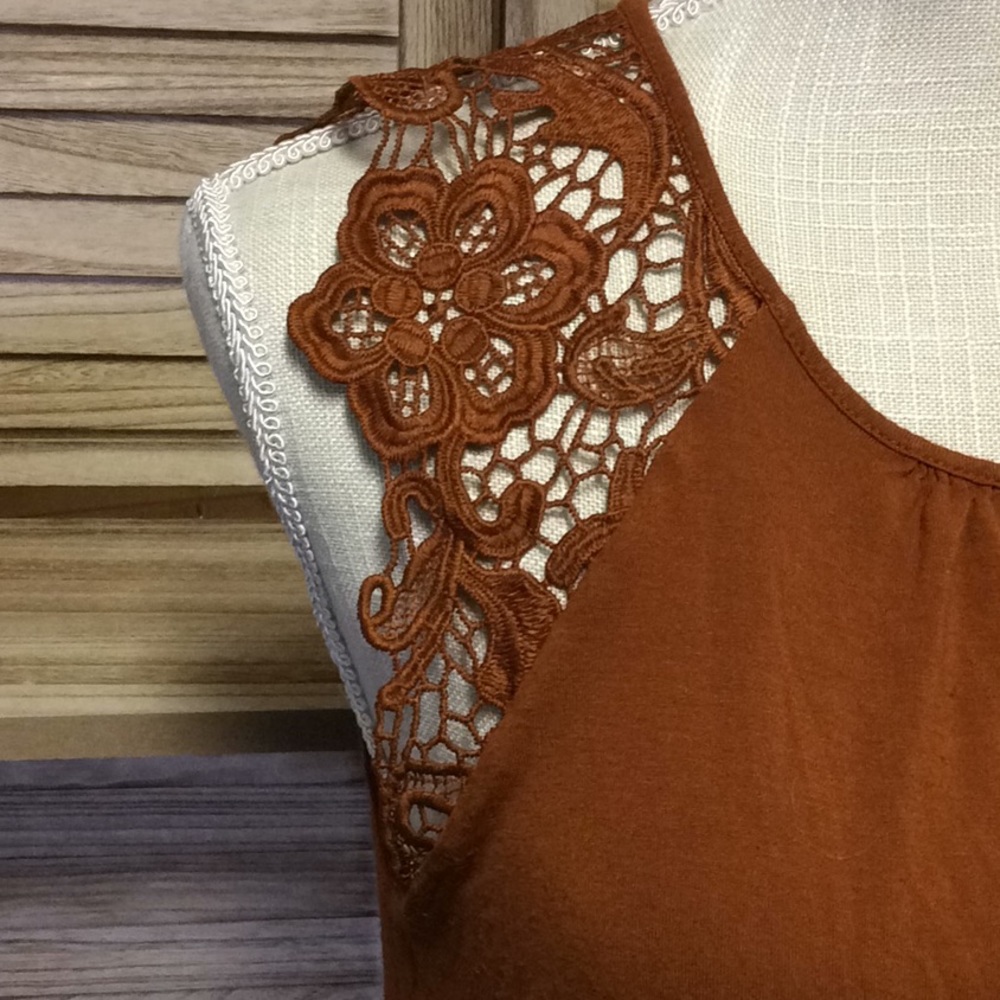 π H&M Chocolate Brown tank top with lace cap sleeves Medium - Picture 2 of 4